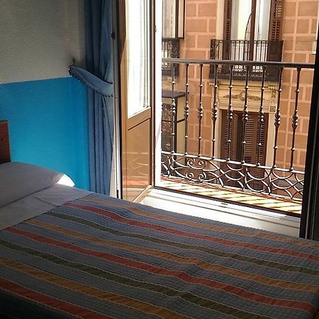 Hostal Palacios Fuencarral Madryt Zewnętrze zdjęcie