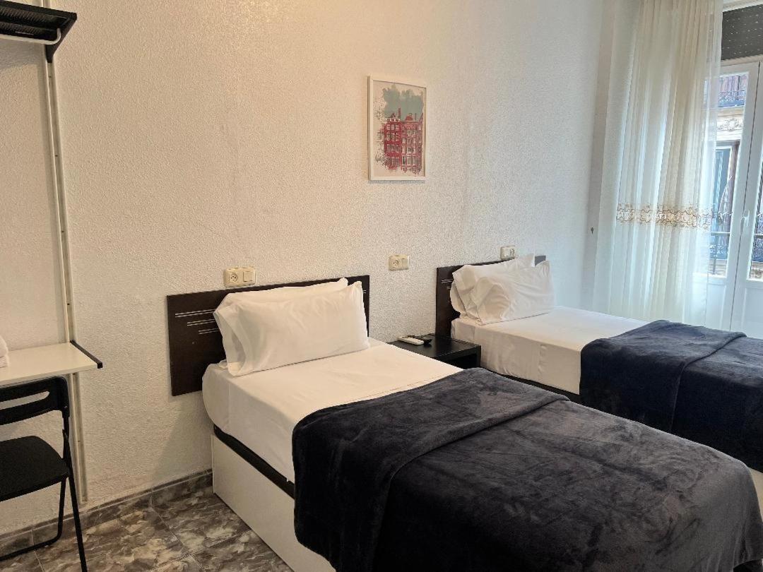Hostal Palacios Fuencarral Madryt Zewnętrze zdjęcie